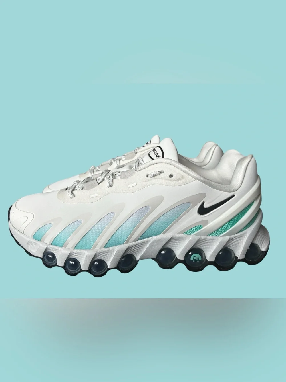Nike Air Max DN8 in Summit White/Black-Cool Mint Size 9 Women/7.5 Men (US) NEW